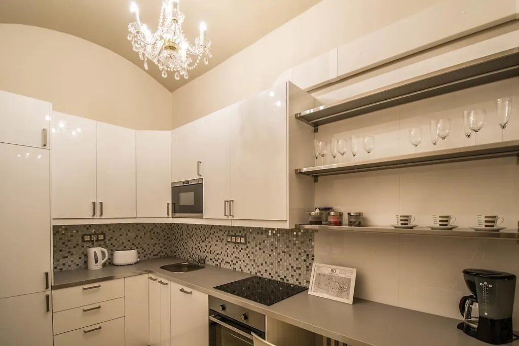 4Bdr Historical Spirit Apt By Ruterra Prague Apartment