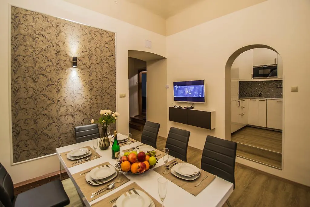 4Bdr Historical Spirit Apt By Ruterra Prague Czech Republic