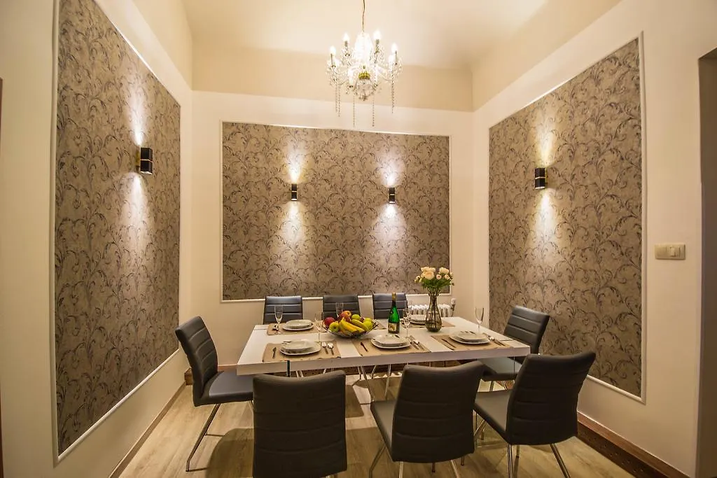4Bdr Historical Spirit Apt By Ruterra Prague Apartment
